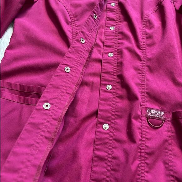 Cherokee Scrub Jacket Snap Front Burgundy Medical Long Sleeve Womens Size XS - Picture 4 of 6
